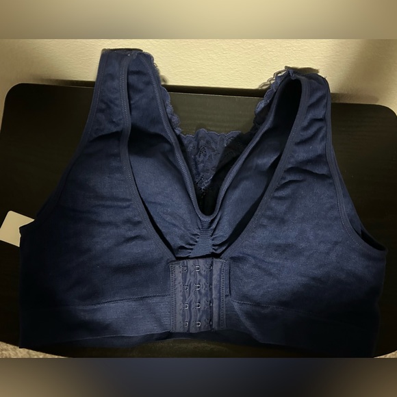 NWOT BREEZIES Navy Blue Lace Bralette -size xl - Picture 3 of 7